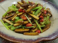 -湖南人家湘菜馆(镇江路店)