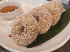 炸虾饼配泰国梅子酱-帕蓝·暹罗料理(大学路店)