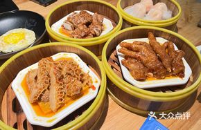 Pork Rib and Chicken Claw Clay Pot Rice