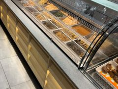 面包甜点陈列柜-廖记棒棒鸡(青岛万象城店)
