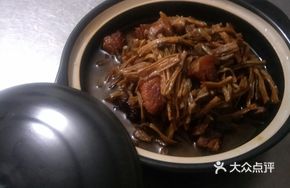 Stewed Pork with Dried Yardlong Beans