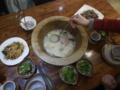 -滇香肴·云南菜蒸汽石锅鱼(云南北路店)