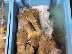 -J Daeng Seafood