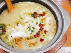 -周鱼小馆石锅酸菜鱼(活力汇店)