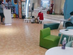 -Swim斯卫姆国际儿童游泳中心(红博中央公园店)