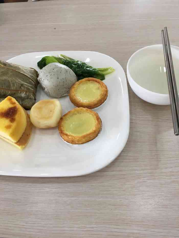 春晖园饭堂-"石锅饭:在环院食堂三楼噢 人气很高 味道.