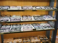 -优医视平价眼镜蔡司依视路折扣工厂店(十里堡店)