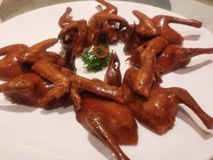 脆皮乳鸽-利苑酒家(合景国际金融广场店)