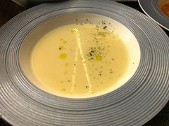 -卡普里披萨·牛扒·下午茶