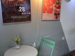用餐区-津椰本·海南正宗椰奶清补凉(店一店)