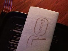 -The ROOF (通盈中心店)