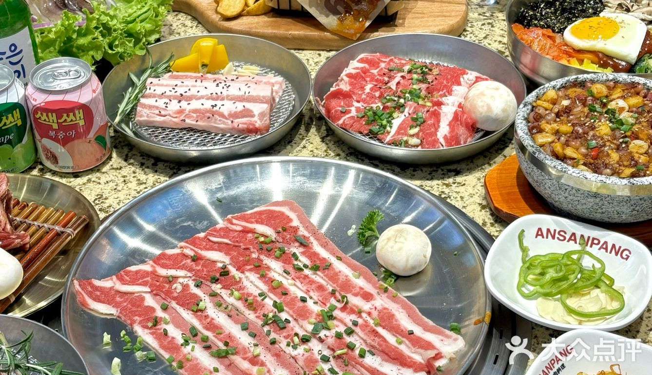 这家烤肉店我从进门到结账嘴就没停过。。。