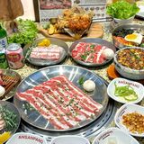 这家烤肉店我从进门到结账嘴就没停过。。。