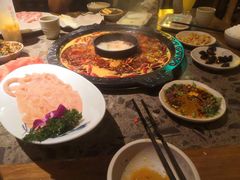 -舒家大院重庆老火锅(纪念塔店)