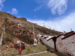 -比如骷髅墙景区