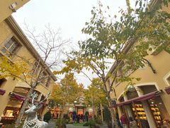 -马德里拉斯咯扎斯购物村