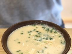 吃完心里美滋滋的咸豆浆-桐香园小笼包(百井坊巷店)