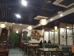 大堂-黄桷树曹家私房菜(江与城店)