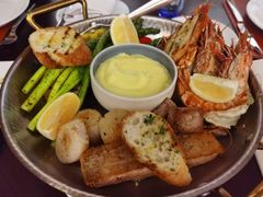 -卡佩罗意大利餐厅及酒吧Al Cappello Trattoria