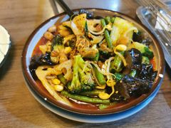 -六福烧烤酒馆(秦隆步行街店)