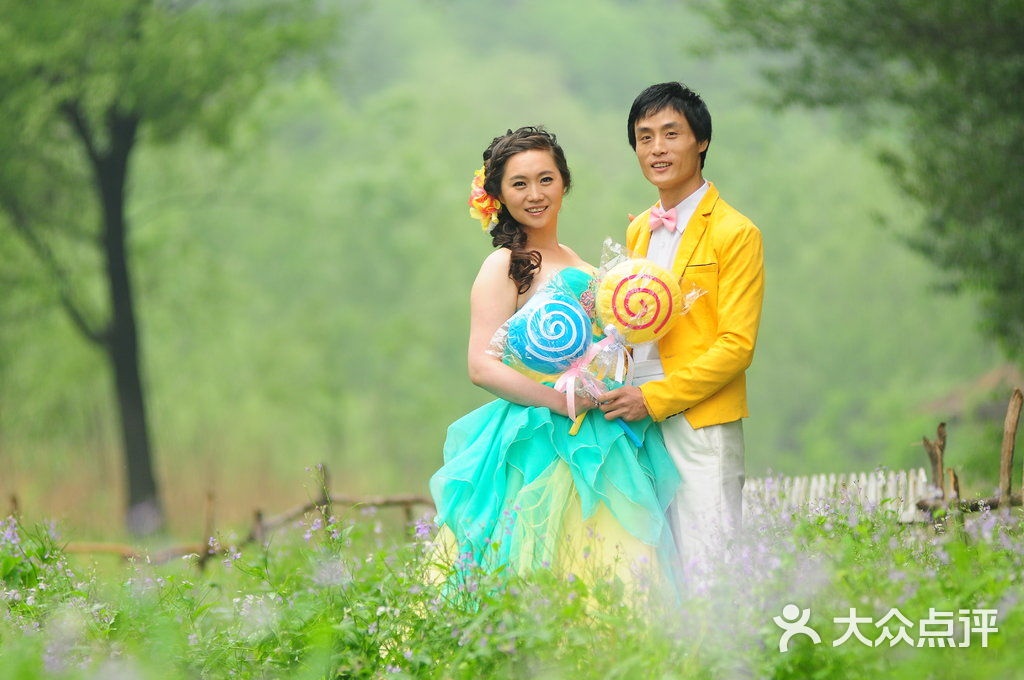 八月风情婚纱摄影合图图片-北京工作室-大众点评网