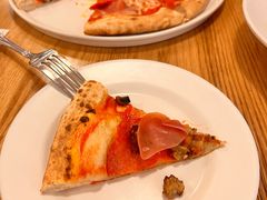 -城市大道红炉披萨烘焙坊