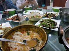 -天天向上素食餐厅(五台山店)