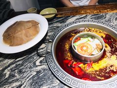 菌香鸳鸯锅-晓宇重庆火锅(大唐不夜城店)