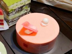 玫瑰西柚芝士慕斯蛋糕-巴黎贝甜(大宁国际商业广场店)