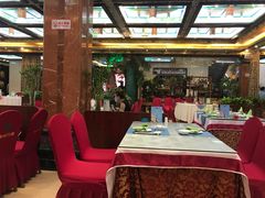 大堂-鹊华居·地道鲁菜·海鲜·融合味(大明湖店)