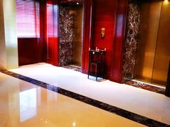-深圳富苑皇冠假日套房酒店