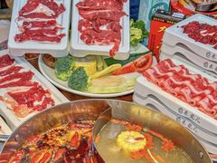 -来龍儿鲜切牛肉自助老火锅
