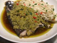 酱椒蒸鱼头配手工面-雀蓝川菜(奥体广场店)