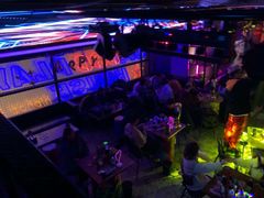 -UP嘻哈酒吧(粉巢店)