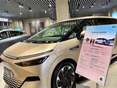 -小鹏汽车体验中心(苏州龙湖狮山天街店)