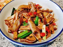 香干炒耳尖-老街鱼嘴巴(步步高新天地店)
