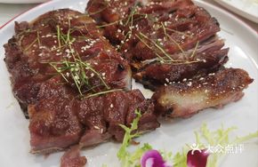 Herb-Infused BBQ Ribs