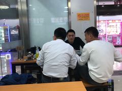 大堂-门框胡同百年卤煮(鸟巢店)