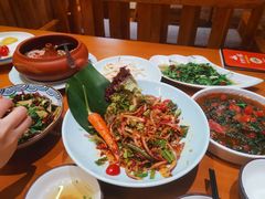 -老滇山寨•云南特色菜•地方菜•民族风情歌舞表演(金碧店)