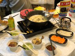 -鲜入围煮花胶鸡海鲜火锅