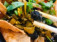 -红鼻子桂林米粉(金唐新光界店)