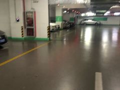 -新世界新丸中心-地下停车场