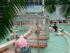 -龙脉温泉室内游泳馆