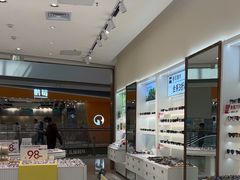 -J-Optical佳视明眼镜·蔡司视觉(青岛金茂览秀城店)