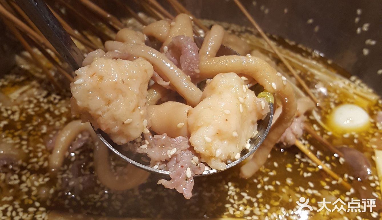 满满的幸福烫串就是简易版火锅，但是吃起来方便