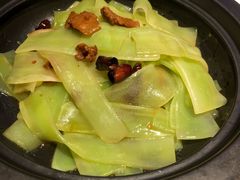香嗜青笋煲-马仕玖煲·融合菜·酥不腻烤鸭(人大店)