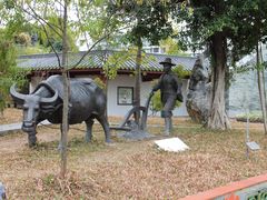 铁牛耕地种金钱-广州神农草堂中医药博物馆