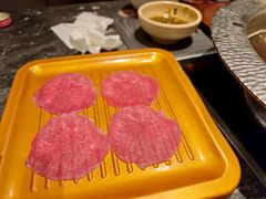 -牛YO寿喜烧·铁板烧和牛火锅自助(市府恒隆店)