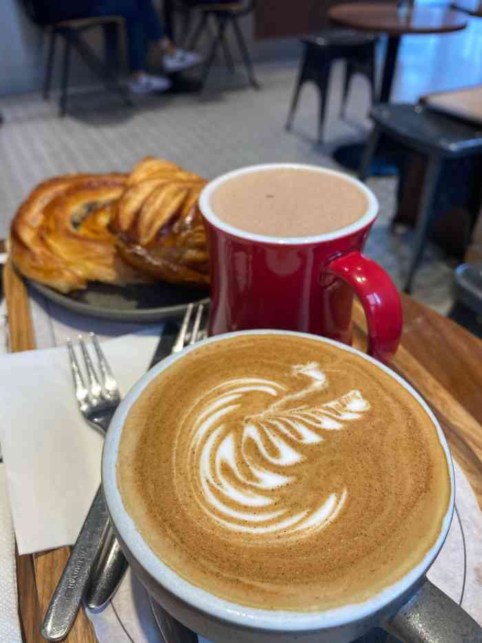 luneurs(华山路店)-"luneurs我很想知道这是个什么单词是.