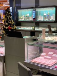 -周生生Chow Sang Sang(新世界店)